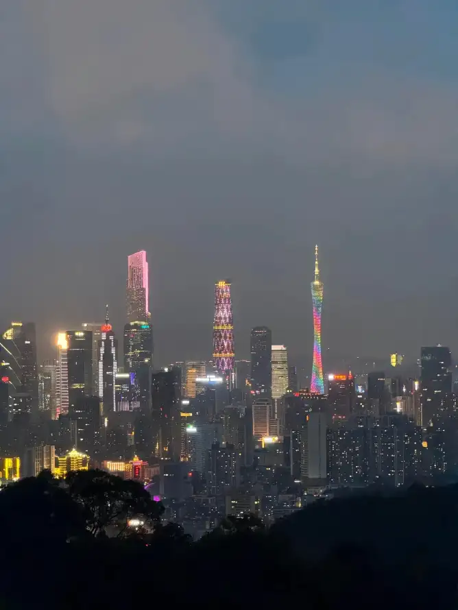 4k城市壁纸 - 夜景 - 夜空 - 山峦「哲风壁纸」