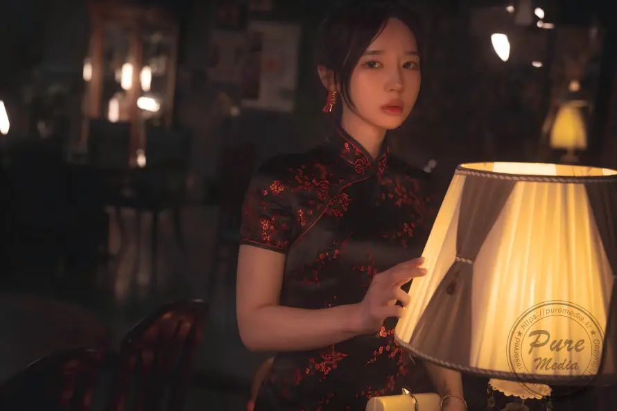 8k优雅壁纸-台灯 - 国风-女性「哲风壁纸」