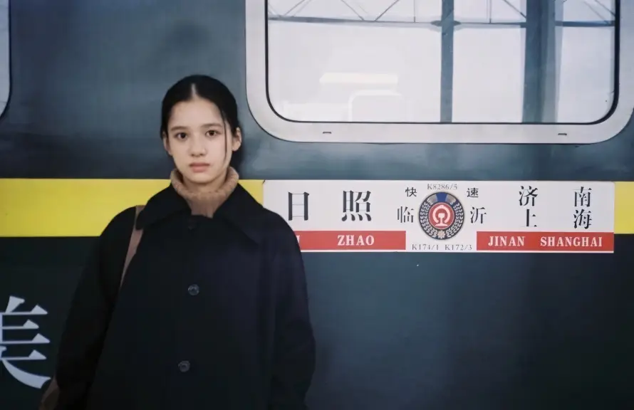 2k火车壁纸-铁路 - 张婧仪-火车站「哲风壁纸」