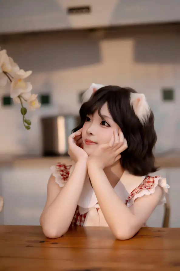 4k可爱壁纸 - 女仆 - 室内 - 托腮「哲风壁纸」
