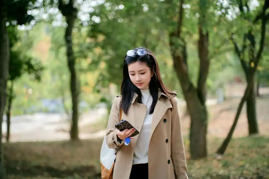 3k休闲壁纸-墨镜 - 女子-户外「哲风壁纸」