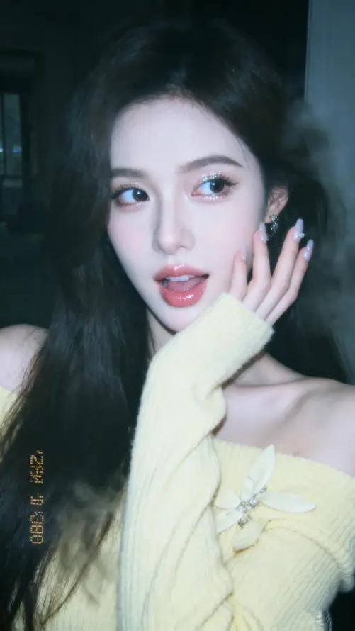 4k红唇壁纸 - 美女 - 美甲 - 长发「哲风壁纸」