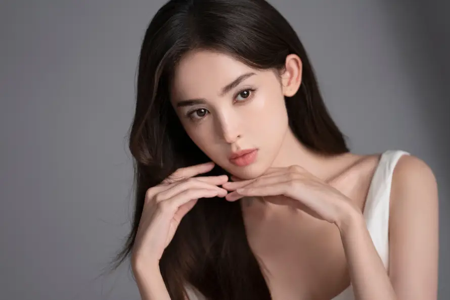 4k长发壁纸-女明星 - 优雅姿态-古力娜扎「哲风壁纸」