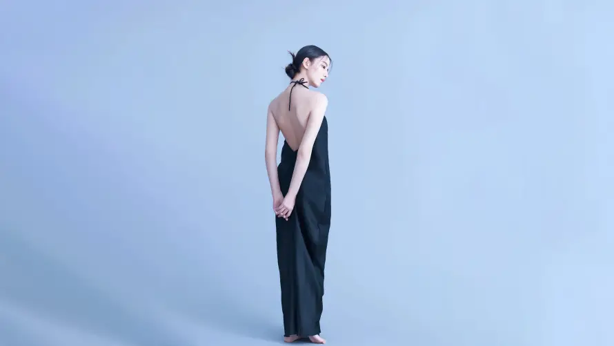 9k222壁纸-333 - 露背装-优雅女性「哲风壁纸」