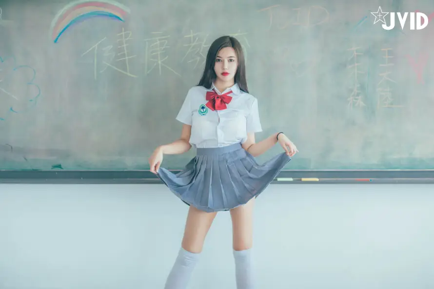 3k彩虹壁纸-教室 - 校服-短裙「哲风壁纸」