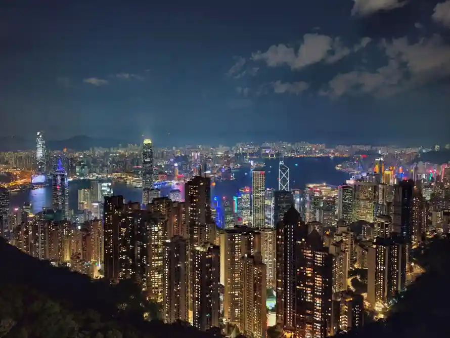 4k云朵壁纸-城市 - 壁纸-夜晚「哲风壁纸」
