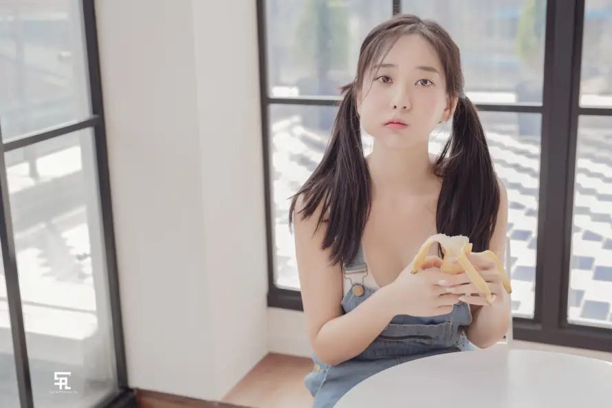 2k写真壁纸-可爱 - 室内-少女「哲风壁纸」