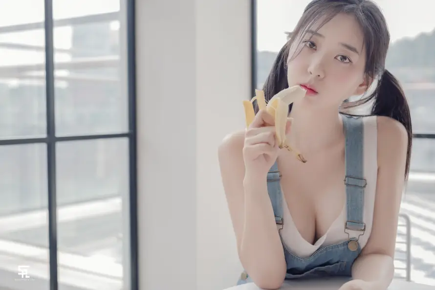 2k休闲壁纸-写真 - 室内-少女「哲风壁纸」