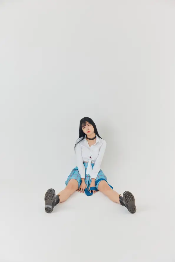 4k写真壁纸 - 坐姿 - 少女 - 时尚「哲风壁纸」