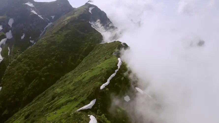 4k云雾壁纸-雪 - 山峦-山谷「哲风壁纸」