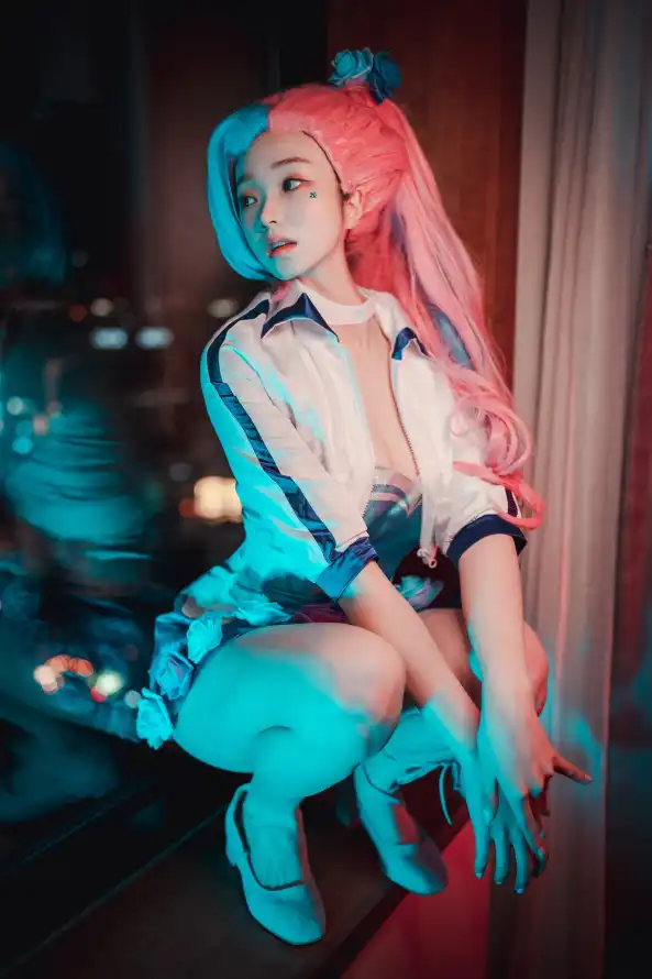 4k个性壁纸 - 制服 - 夜景 - 室内「哲风壁纸」