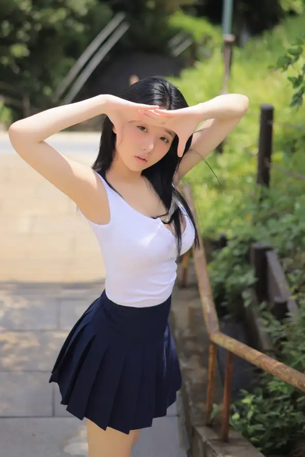 4k夏日壁纸 - 扶手 - 石阶 - 绿植「哲风壁纸」