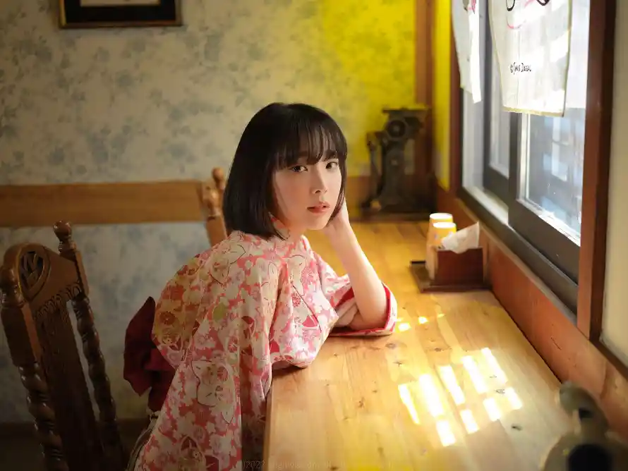 2k写真壁纸-和服 - 暖光-短发「哲风壁纸」
