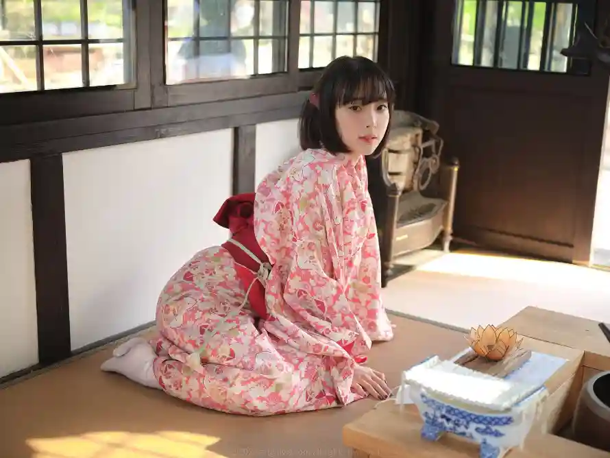 2k写真壁纸-和服 - 坐姿-美女「哲风壁纸」