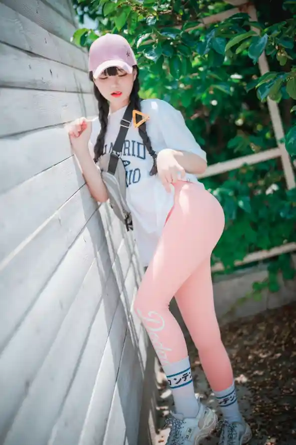 4k写真壁纸 - 墨镜 - 女性 - 户外「哲风壁纸」