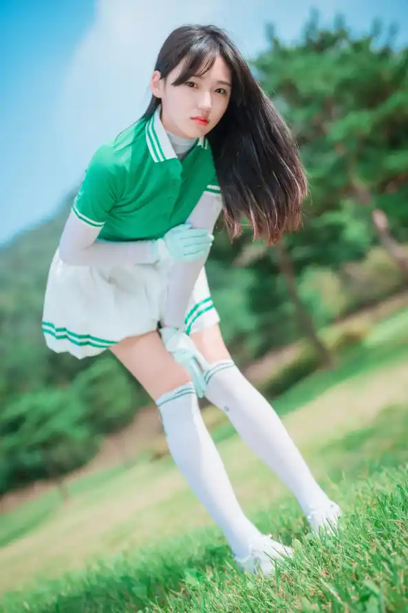 4k少女壁纸 - 户外 - 树木 - 清新「哲风壁纸」