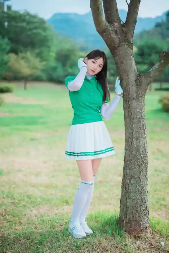 4k少女壁纸 - 户外 - 手套 - 树木「哲风壁纸」