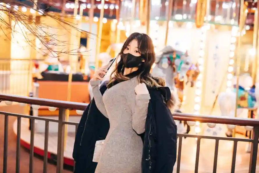 2k休闲壁纸-傍晚 - 暖光-美女「哲风壁纸」