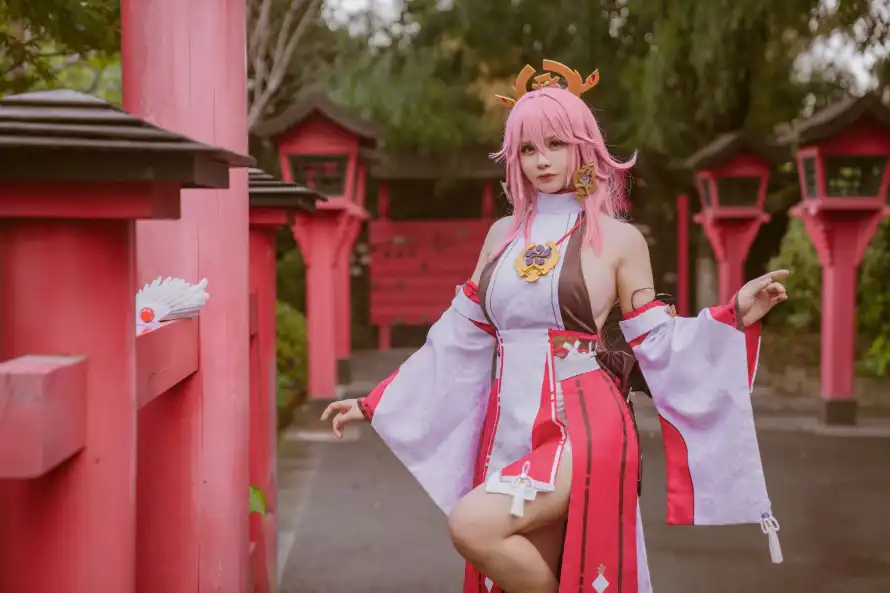 4k户外壁纸 - 神社 - 粉色 - 雨天「哲风壁纸」