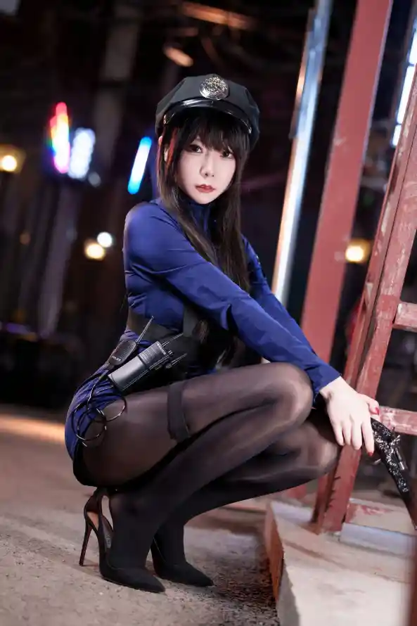 4k夜景壁纸 - 女警 - 性感 - 警帽「哲风壁纸」
