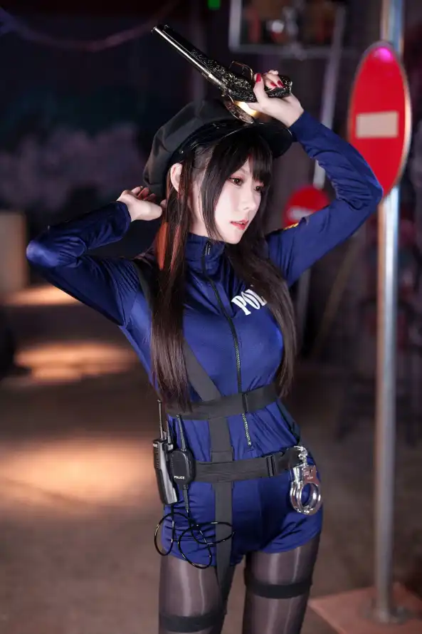 4k女警壁纸 - 长刀 - 黑丝 - 工业区「哲风壁纸」