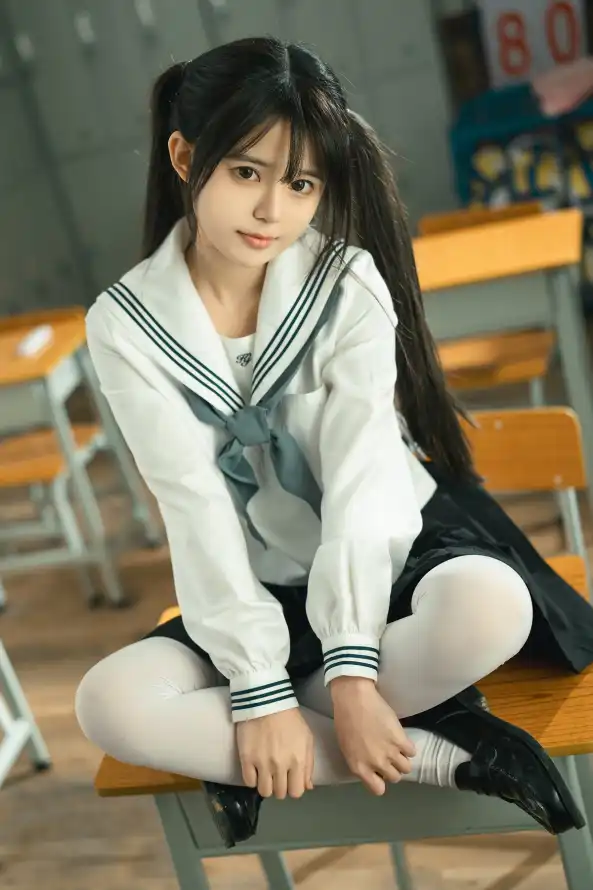 4k学生壁纸 - 少女 - 教室 - 校园「哲风壁纸」