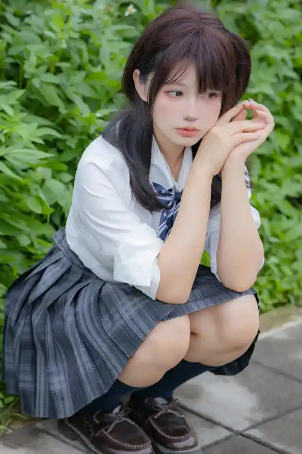 4k户外壁纸 - 日系 - 校服 - 格裙「哲风壁纸」