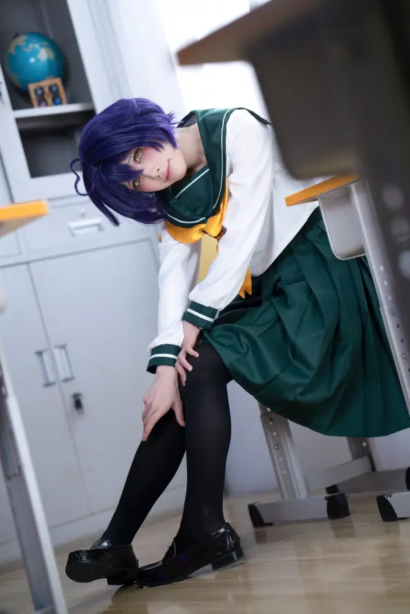 4k教室壁纸 - 校服 - 课桌 - 黑丝「哲风壁纸」