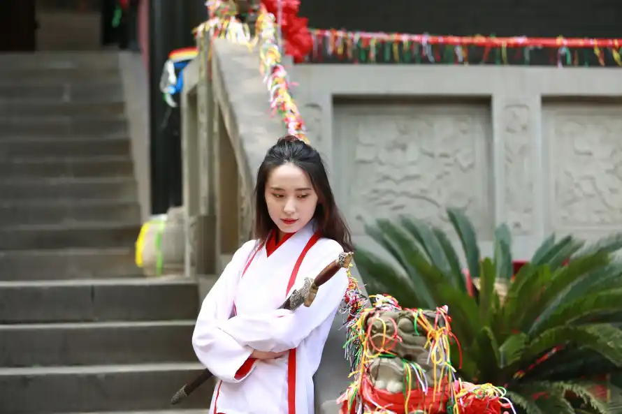 5k夏天壁纸-女子 - 庙宇-彩带「哲风壁纸」