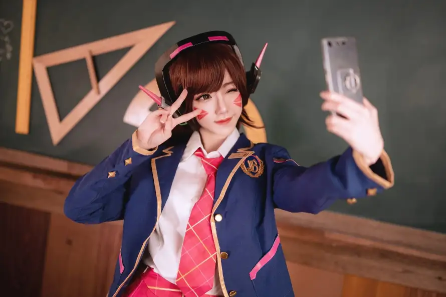 2k制服壁纸-女生 - 拍照-教室「哲风壁纸」