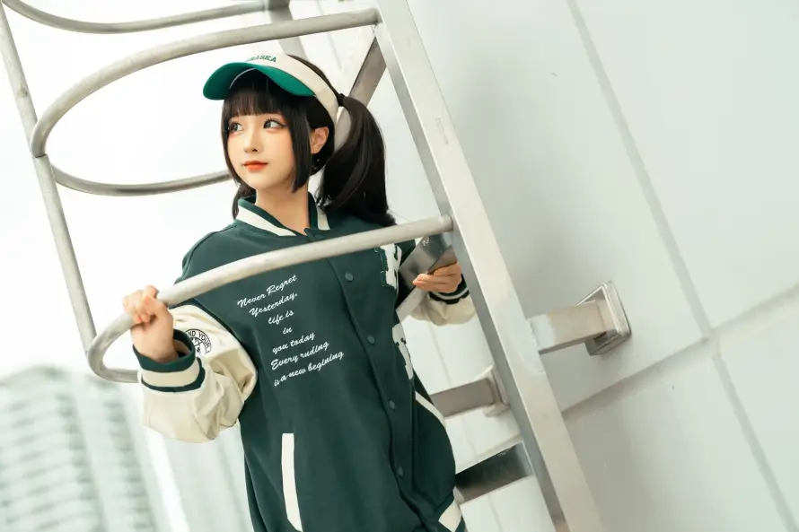 2k女孩壁纸-帽子 - 户外-时尚「哲风壁纸」