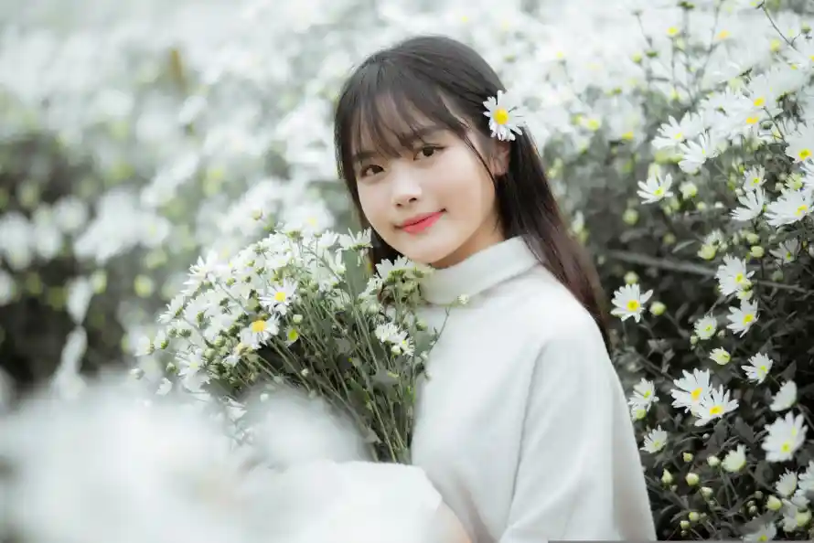 6k女孩壁纸-少女 - 户外-捧花「哲风壁纸」