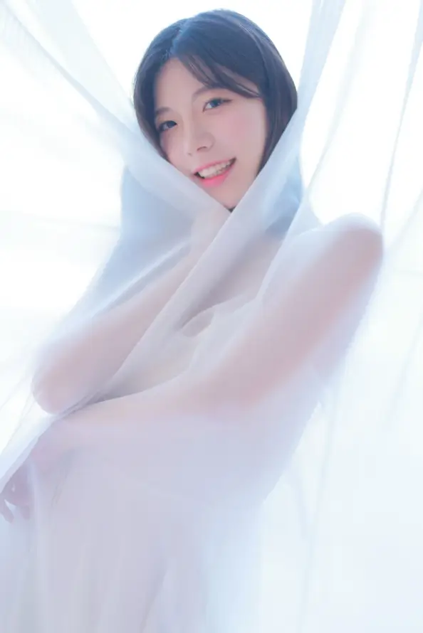 4k优雅壁纸 - 女性 - 微笑 - 朦胧「哲风壁纸」 4k优雅壁纸 - 女性 - 微笑 - 朦胧「哲风壁纸」