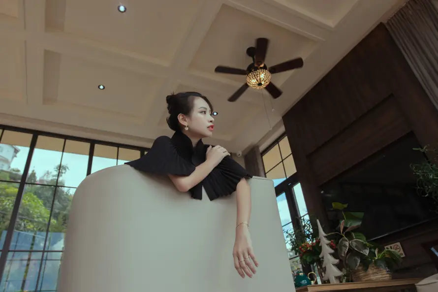 7k优雅壁纸-吊扇 - 复古-女性「哲风壁纸」