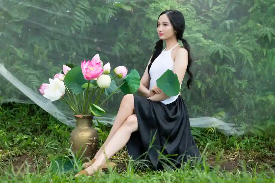 6k凉鞋壁纸-户外 - 绿植-绿草「哲风壁纸」