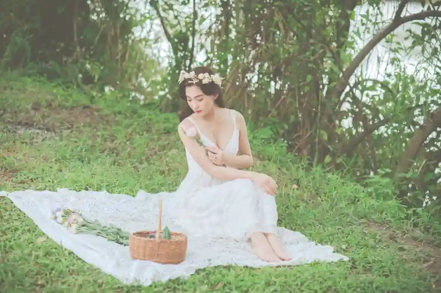 4k户外壁纸-树林 - 森系-美女「哲风壁纸」