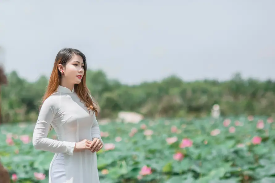 6k人像壁纸-优雅 - 农村-夏日「哲风壁纸」