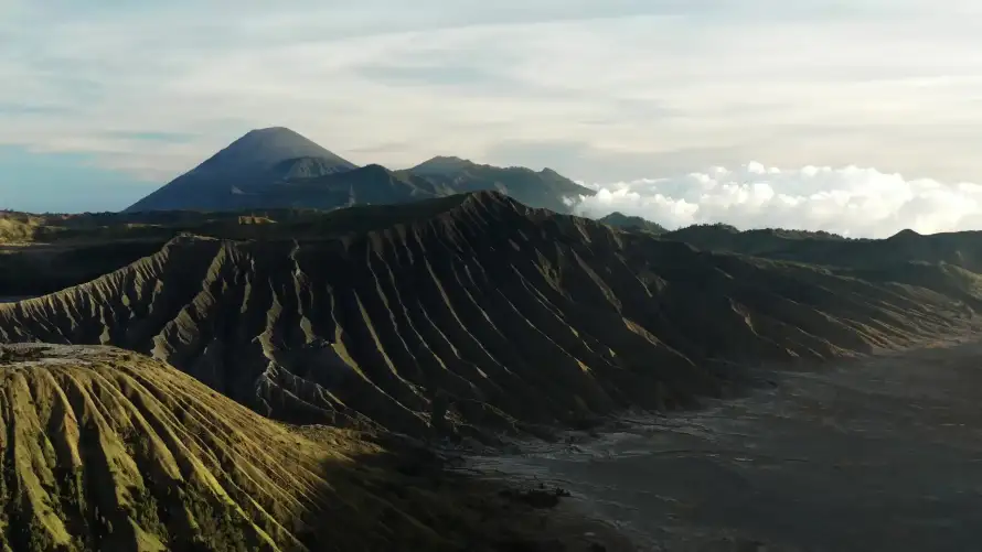 4k云层壁纸-地貌 - 天空-山地「哲风壁纸」