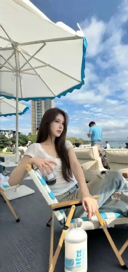 4k休闲壁纸 - 户外 - 海滨 - 美女「哲风壁纸」
