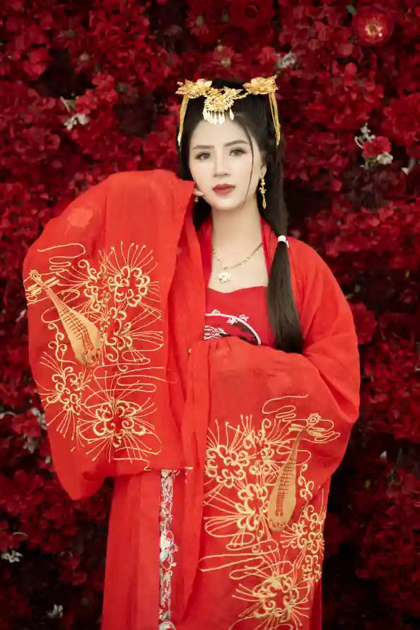 4k刺绣壁纸 - 古风 - 女子 - 汉服「哲风壁纸」