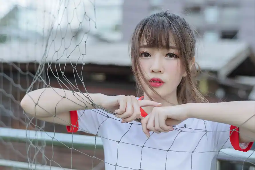2k少女壁纸-户外 - 球网-甜系「哲风壁纸」