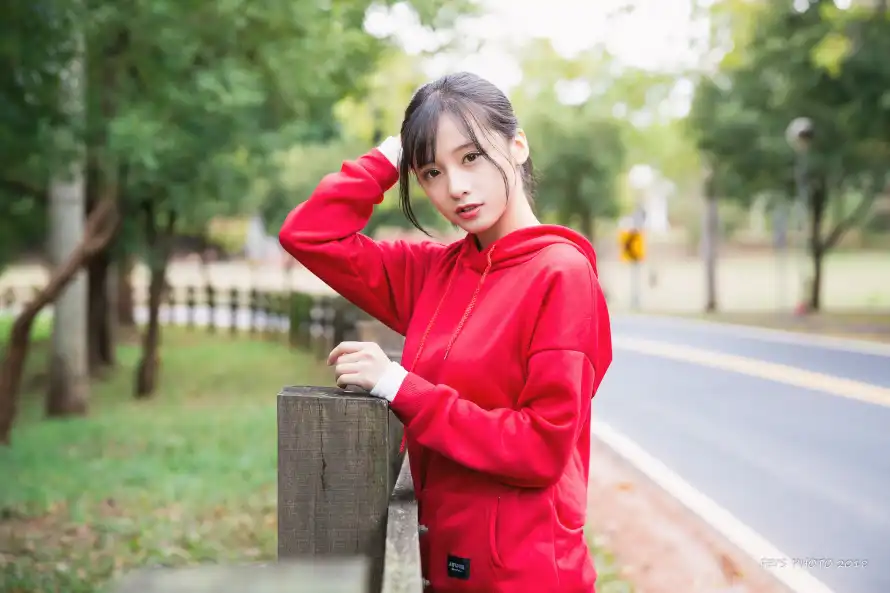 2k休闲壁纸-女生 - 少女-户外「哲风壁纸」