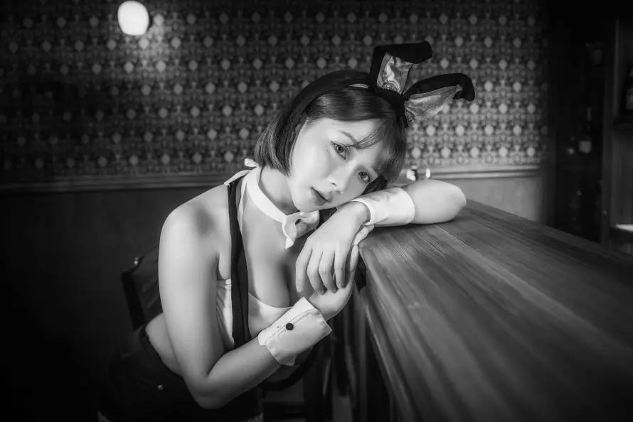 6k兔耳壁纸-写真 - 制服-吧台「哲风壁纸」
