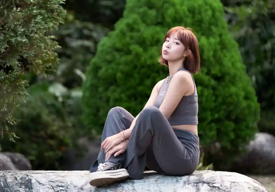4k休闲壁纸-写真 - 园林-女性「哲风壁纸」
