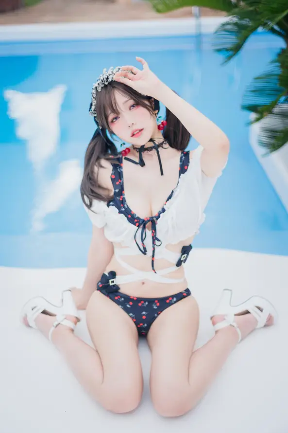 4k少女壁纸 - 泳池 - 甜美 - 美女「哲风壁纸」