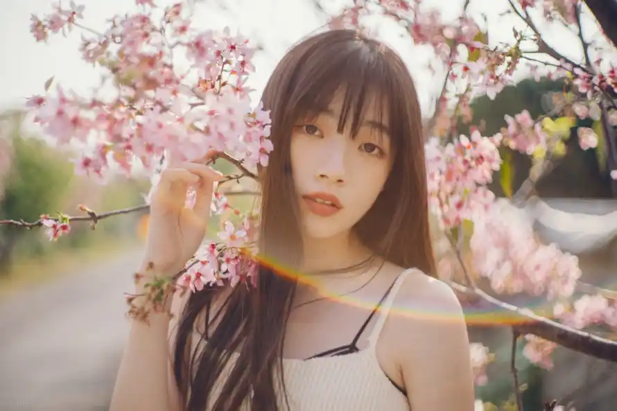 4k少女壁纸-花 - 户外-手链「哲风壁纸」