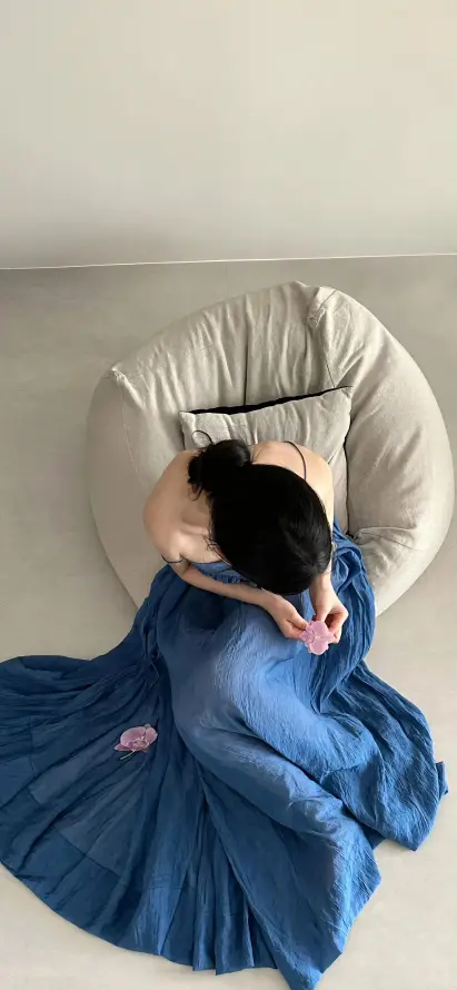 4k女性壁纸 - 简约 - 背影 - 静谧「哲风壁纸」