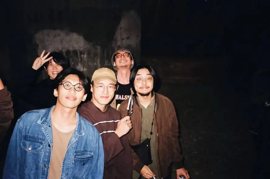3k合照壁纸-乐队成员 - 复古风格-夜间拍摄「哲风壁纸」