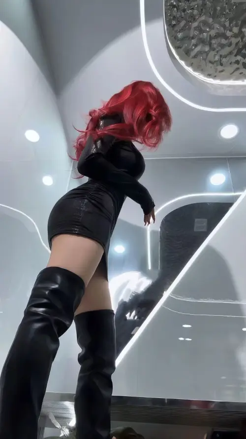 4k女性壁纸 - 灯带 - 红发 - 靴子「哲风壁纸」