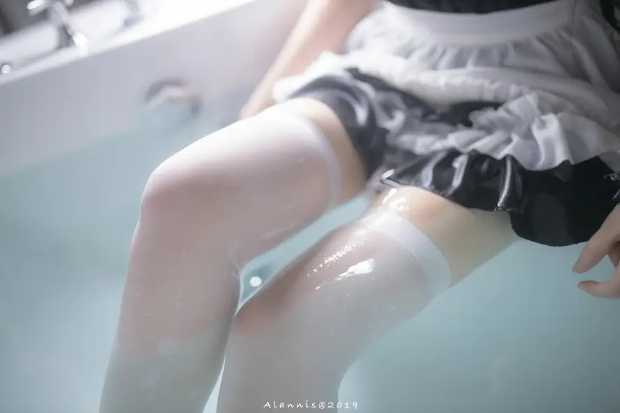 7k女仆壁纸-少女 - 油亮-浴室「哲风壁纸」